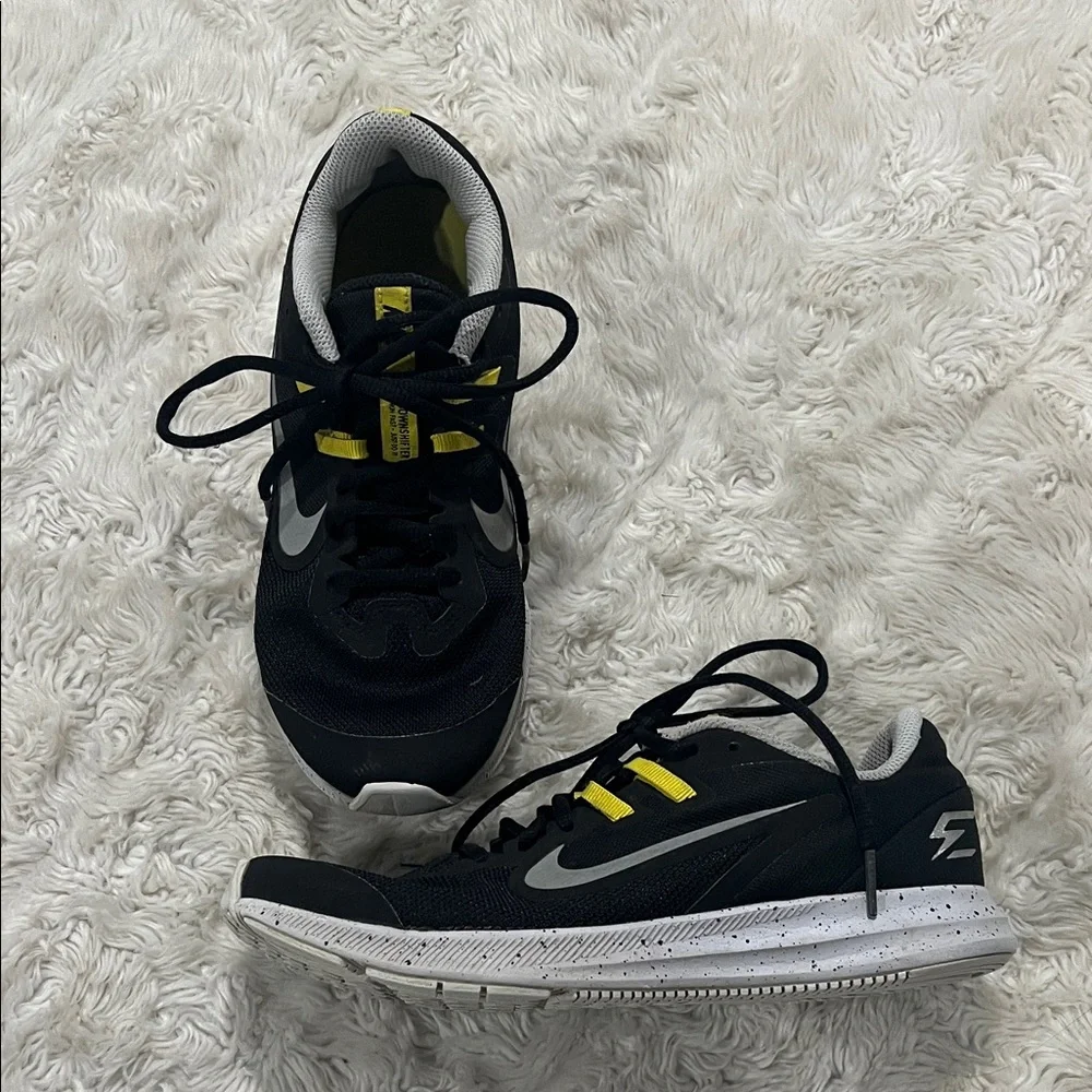 Nike Kids Running Sneakers Black and Yellow Girls Size 5.5 Y‎ - Picture 3 of 5